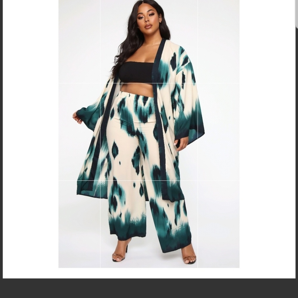 Fashion Nova 2 pc pant set